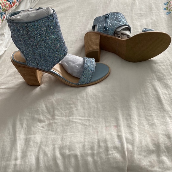 Volatile light blue glitter sandals size 8